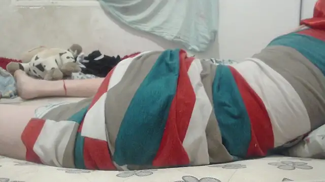 Kittywhiteass online show from February 26, 2025, 8:17 am