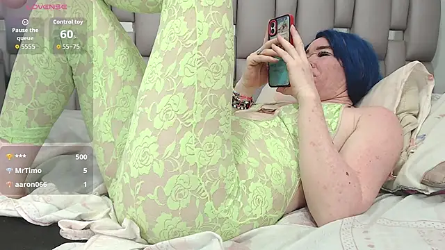 Kittywhiteass online show from January 11, 2026, 3:24 am