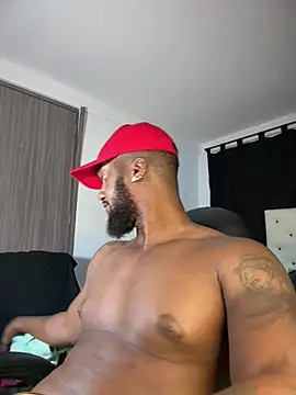 blackdrey18 online show from June 26, 2026, 3:01 am