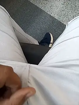 Snapshot of witchhunter1 chatting on November 5, 2025, 1:42 am witchhunter1 online show from November 5, 2025, 1:42 am