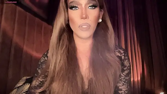 Snapshot of Lo_la_69 chatting on November 15, 2025, 3:43 am Lo la 69 online show from November 15, 2025, 3:43 am