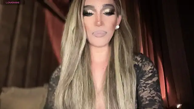 Snapshot of Lo_la_69 chatting on October 7, 2025, 3:29 am Lo la 69 online show from October 7, 2025, 3:29 am