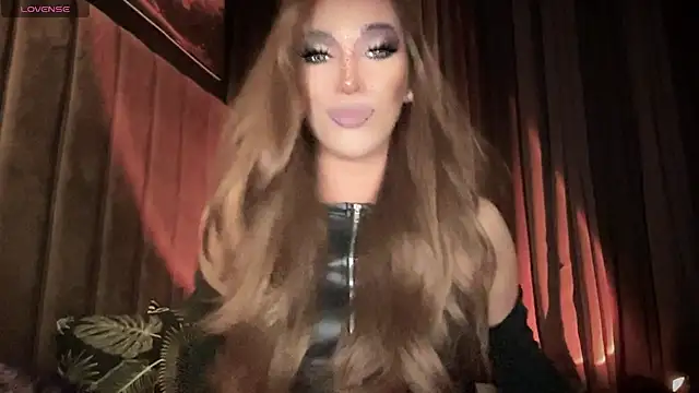 Snapshot of Lo_la_69 chatting on November 13, 2025, 7:56 am Lo la 69 online show from November 13, 2025, 7:56 am