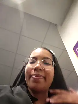 Snapshot of SheenaBrooke chatting on October 9, 2025, 3:07 am SheenaBrooke online show from October 9, 2025, 3:07 am