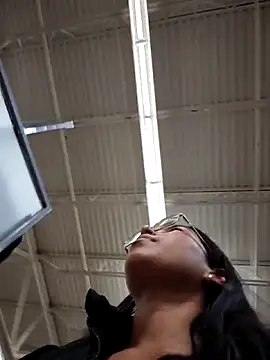 Snapshot of SheenaBrooke chatting on October 9, 2025, 6:19 pm SheenaBrooke online show from October 9, 2025, 6:19 pm