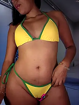 Snapshot of SheenaBrooke chatting on December 1, 2025, 3:40 am SheenaBrooke online show from December 1, 2025, 3:40 am