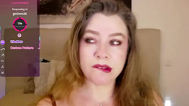 Snapshot of PetersEmily chatting on February 9, 2026, 11:47 pm PetersEmily online show from February 9, 2026, 11:47 pm