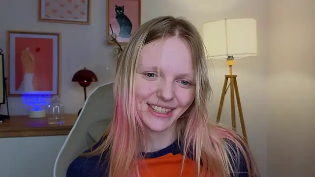 Snapshot of evangel1ne chatting on March 21, 2025, 8:39 am evangel1ne online show from March 21, 2025, 8:39 am