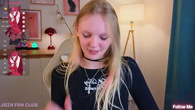 Snapshot of evangel1ne chatting on October 8, 2025, 8:09 pm evangel1ne online show from October 8, 2025, 8:09 pm