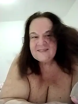 Snapshot of Yaya_Mineira chatting on October 23, 2025, 1:48 am Yaya Mineira online show from October 23, 2025, 1:48 am