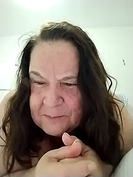 Snapshot of Yaya_Mineira chatting on October 28, 2025, 9:47 pm Yaya Mineira online show from October 28, 2025, 9:47 pm