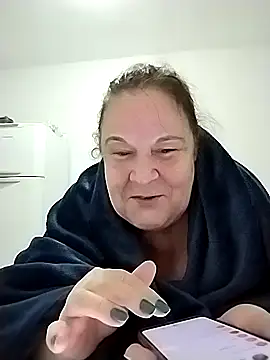 Snapshot of Yaya_Mineira chatting on November 12, 2025, 1:32 am Yaya Mineira online show from November 12, 2025, 1:32 am