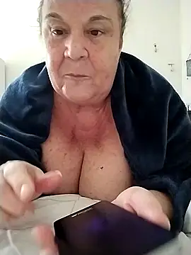 Snapshot of Yaya_Mineira chatting on October 31, 2025, 1:30 pm Yaya Mineira online show from October 31, 2025, 1:30 pm