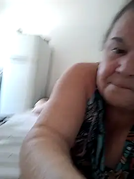 Snapshot of Yaya_Mineira chatting on October 12, 2025, 2:40 pm Yaya Mineira online show from October 12, 2025, 2:40 pm