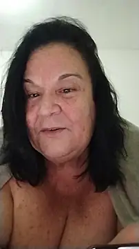 Snapshot of Yaya_Mineira chatting on June 22, 2026, 1:33 am Yaya Mineira online show from June 22, 2026, 1:33 am