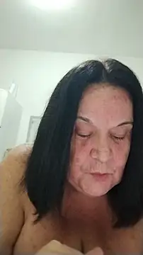Snapshot of Yaya_Mineira chatting on June 7, 2026, 11:21 pm Yaya Mineira online show from June 7, 2026, 11:21 pm