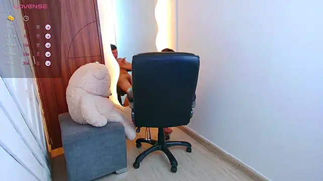 Snapshot of harrisoncuper chatting on December 13, 2025, 11:00 pm harrisoncuper online show from December 13, 2025, 11:00 pm