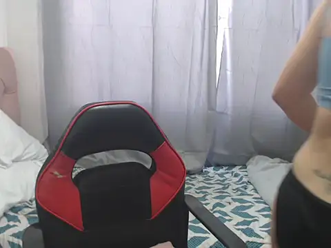 Snapshot of annie_21_ chatting on November 7, 2025, 2:43 pm annie 21 online show from November 7, 2025, 2:43 pm