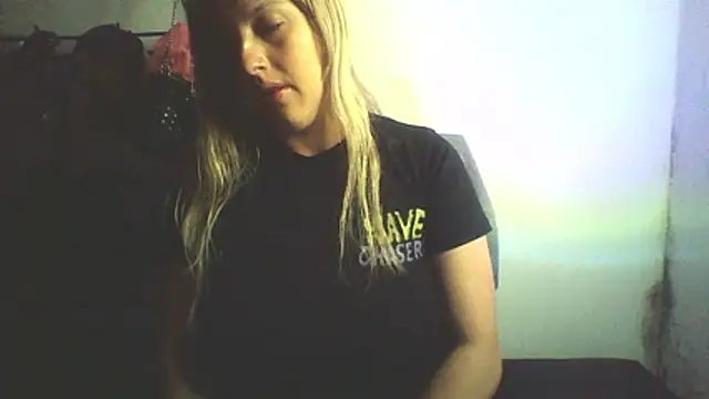 Snapshot of La_pauli_latina chatting on May 15, 2026, 3:59 am La pauli latina online show from May 15, 2026, 3:59 am