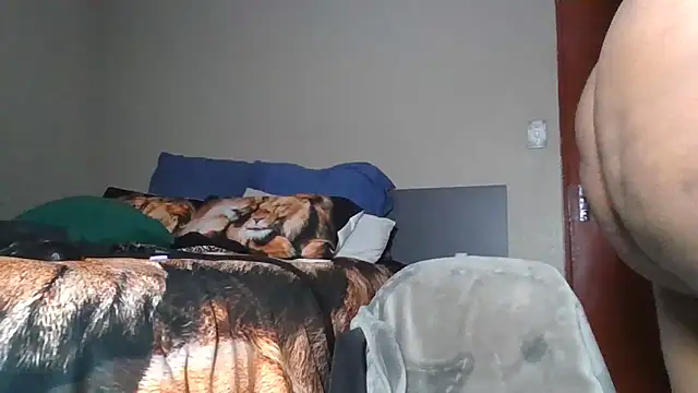 Snapshot of EbonySeductressx chatting on February 22, 2025, 5:46 pm EbonySeductressx online show from February 22, 2025, 5:46 pm