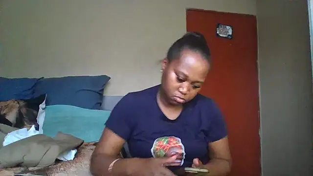 Snapshot of EbonySeductressx chatting on October 20, 2025, 12:06 pm EbonySeductressx online show from October 20, 2025, 12:06 pm