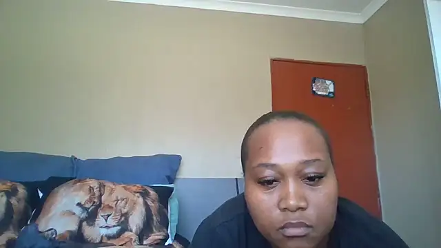 Snapshot of EbonySeductressx chatting on October 17, 2025, 10:07 am EbonySeductressx online show from October 17, 2025, 10:07 am