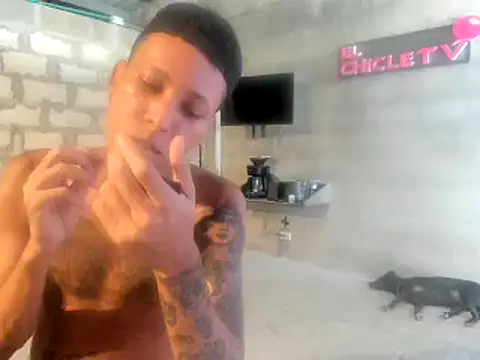 EL-CHICLE-TV online show from January 28, 2025, 8:15 pm