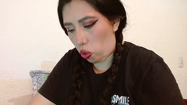 Snapshot of AntoneellaF chatting on March 13, 2026, 7:08 pm AntoneellaF online show from March 13, 2026, 7:08 pm