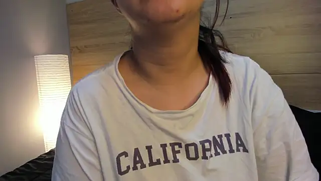Snapshot of madelaine_blosson chatting on August 5, 2026, 11:37 am madelaine blosson online show from August 5, 2026, 11:37 am