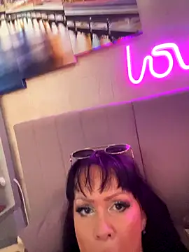 Snapshot of Lolaley2 chatting on November 23, 2025, 7:40 am Lolaley2 online show from November 23, 2025, 7:40 am