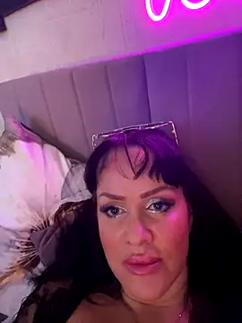 Snapshot of Lolaley2 chatting on October 16, 2025, 7:38 am Lolaley2 online show from October 16, 2025, 7:38 am