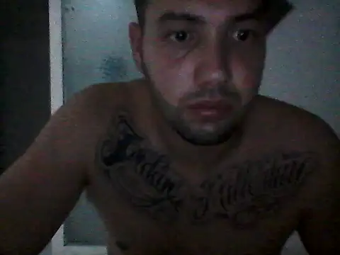 Snapshot of leon9705 chatting on April 19, 2026, 8:37 am leon9705 online show from April 19, 2026, 8:37 am