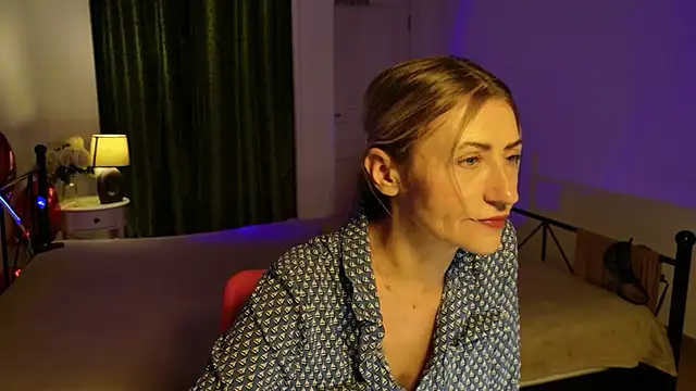 Snapshot of ZoeGrant chatting on July 2, 2026, 5:41 pm ZoeGrant online show from July 2, 2026, 5:41 pm