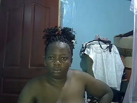 Snapshot of Ebonyceline chatting on April 19, 2026, 8:44 pm Ebonyceline online show from April 19, 2026, 8:44 pm