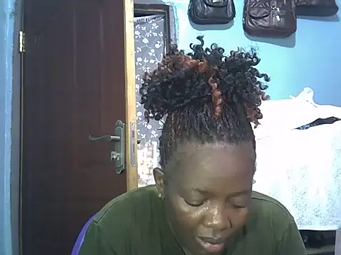 Snapshot of Ebonyceline chatting on April 28, 2026, 8:41 am Ebonyceline online show from April 28, 2026, 8:41 am