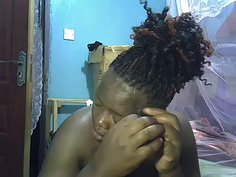 Snapshot of Ebonyceline chatting on April 18, 2026, 8:49 am Ebonyceline online show from April 18, 2026, 8:49 am