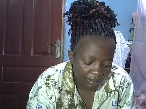 Snapshot of Ebonyceline chatting on April 21, 2026, 7:42 pm Ebonyceline online show from April 21, 2026, 7:42 pm