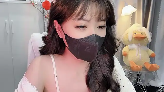 Mya Lee online show from January 24, 2025, 4:17 pm