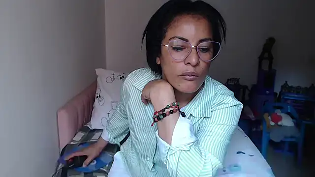 Snapshot of kateleyagrey chatting on August 3, 2026, 1:28 pm kateleyagrey online show from August 3, 2026, 1:28 pm