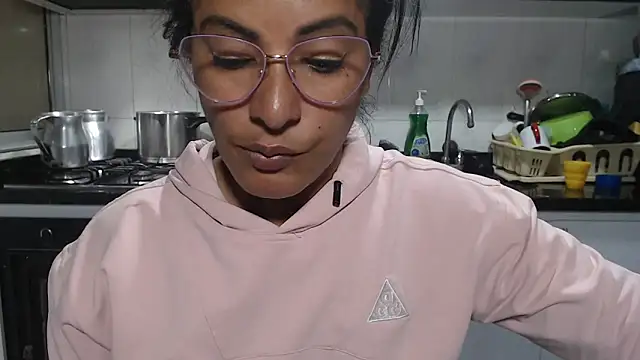 kateleyagrey online show from April 23, 2026, 7:59 pm