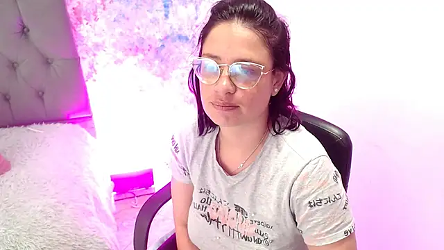 Snapshot of Violeta_hornny chatting on February 19, 2025, 11:36 pm Violeta hornny online show from February 19, 2025, 11:36 pm