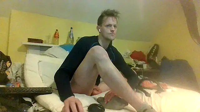 Snapshot of londonfuckwhore1 chatting on December 18, 2024, 6:21 am londonfuckwhore1 online show from December 18, 2024, 6:21 am