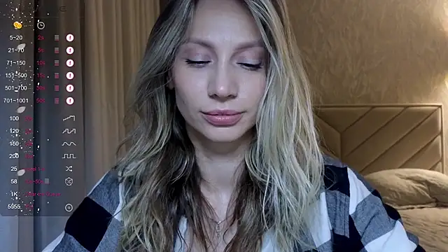 Snapshot of Alice_Wonders chatting on May 29, 2026, 9:10 pm Alice Wonders online show from May 29, 2026, 9:10 pm