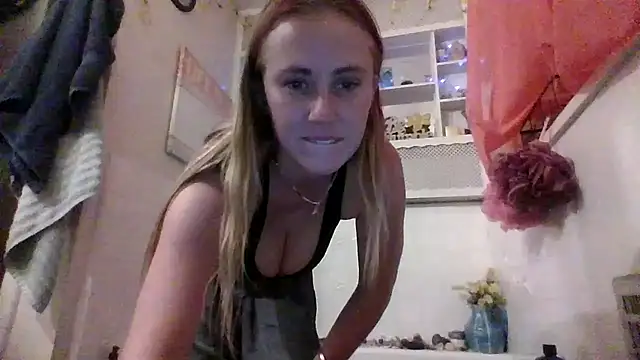 Snapshot of ClumsyLink chatting on September 13, 2025, 7:30 am ClumsyLink online show from September 13, 2025, 7:30 am