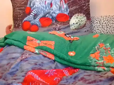 Snapshot of RealLittleRedRidingHood chatting on November 19, 2025, 2:50 pm RealLittleRedRidingHood online show from November 19, 2025, 2:50 pm