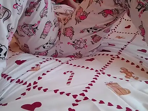 RealLittleRedRidingHood online show from November 24, 2025, 1:00 pm