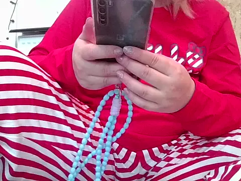 Snapshot of RealLittleRedRidingHood chatting on November 13, 2025, 10:19 am RealLittleRedRidingHood online show from November 13, 2025, 10:19 am