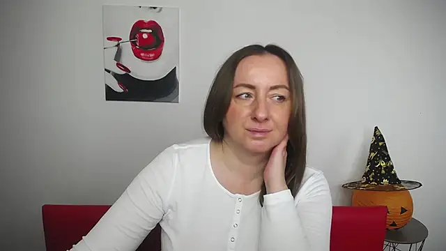 Snapshot of Abby_Taylorr chatting on October 19, 2025, 6:27 am Abby Taylorr online show from October 19, 2025, 6:27 am