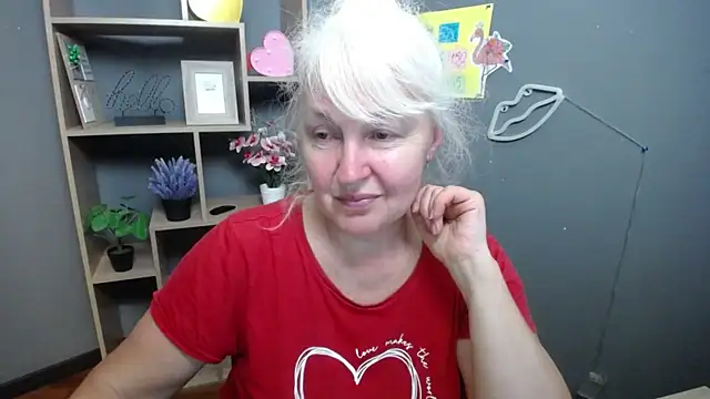 BlondyLeeBest online show from May 12, 2026, 6:25 pm