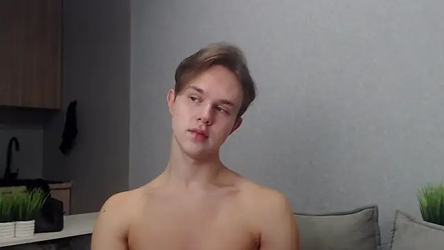 Snapshot of MartinMendez chatting on November 9, 2025, 8:29 am MartinMendez online show from November 9, 2025, 8:29 am